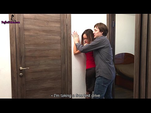 ❤️ Realtor Sexy Anashtua Pussy na Fucks Wakati Anauza Ghorofa Yake - Krempai Pono vk ❌❤